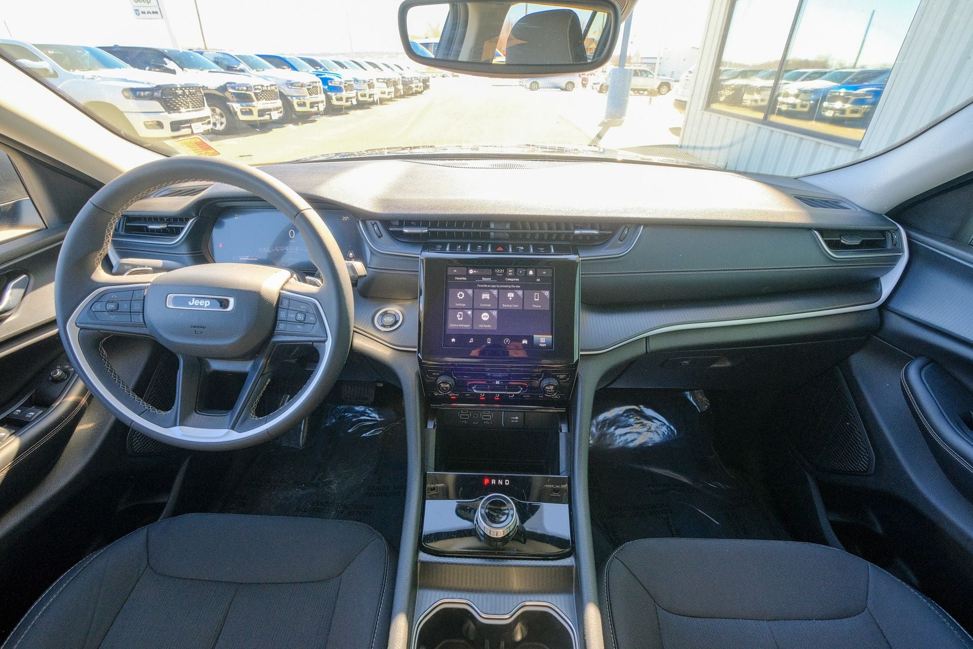 2024 Jeep Grand Cherokee L Laredo 4x4