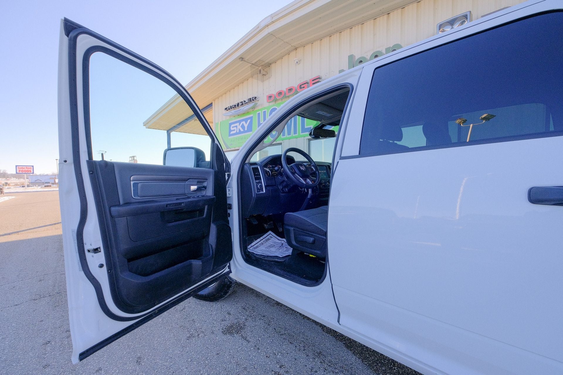 2023 RAM 1500 Classic SLT Crew Cab 4x4 5'7' Box