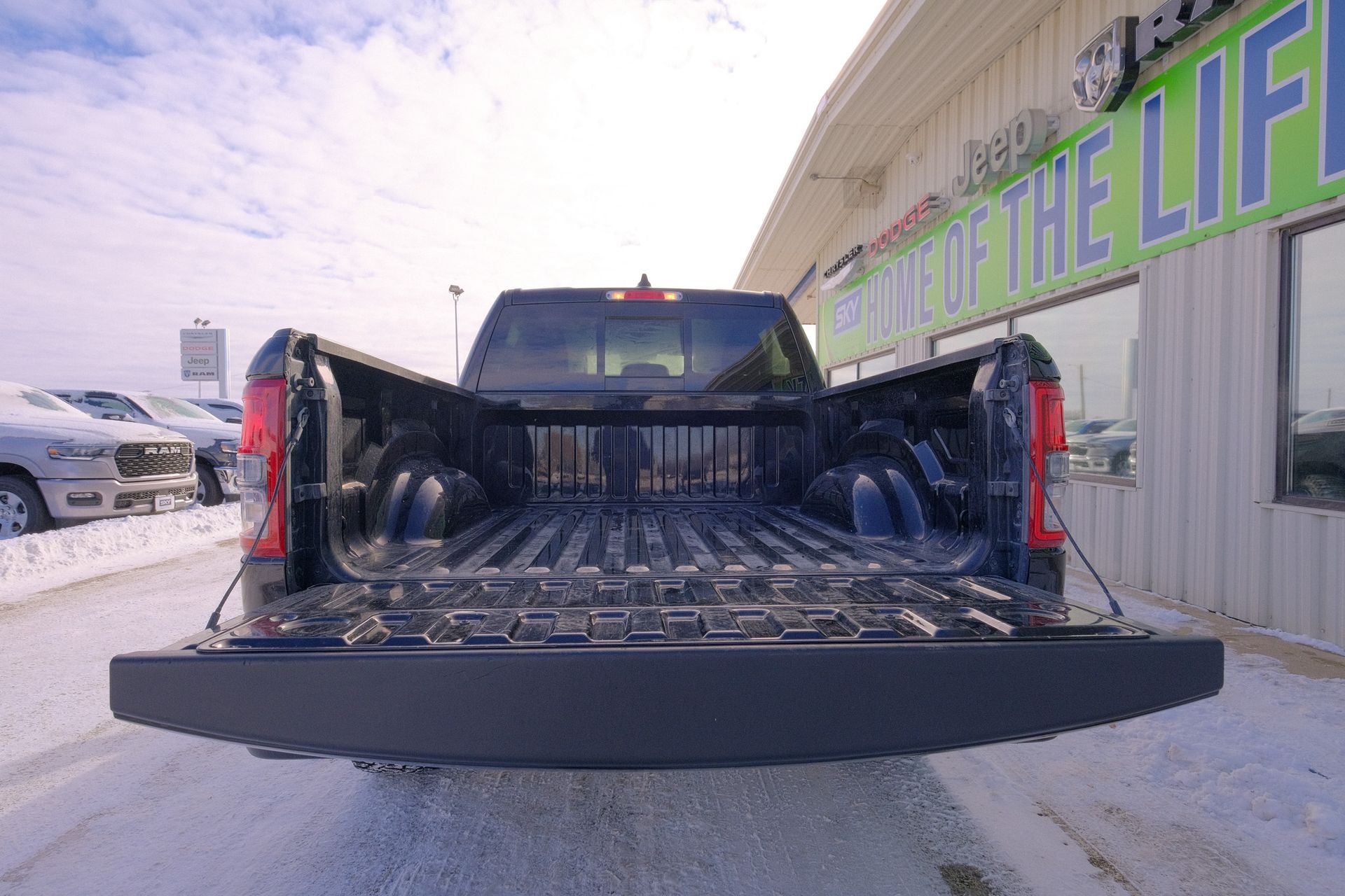 2024 RAM 1500 Tradesman Crew Cab 4x4 5'7' Box
