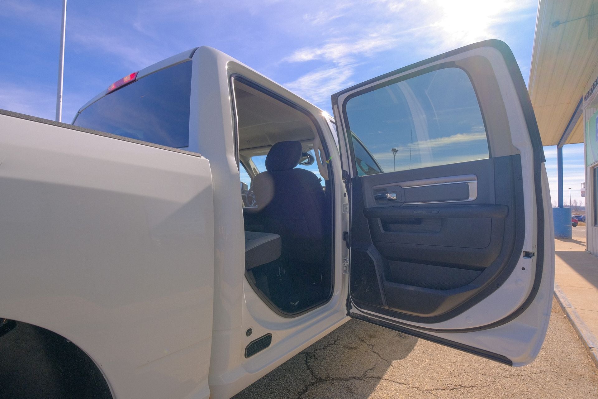 2023 RAM 1500 Classic SLT Crew Cab 4x4 5'7' Box