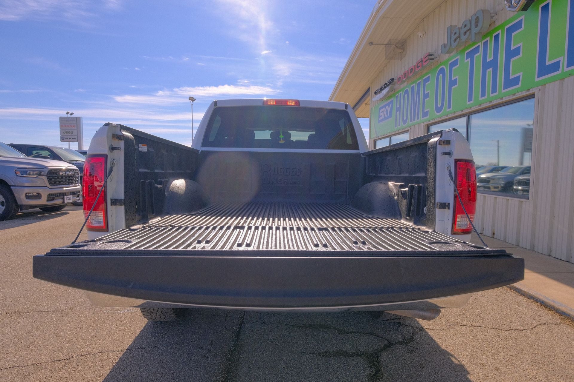 2023 RAM 1500 Classic SLT Crew Cab 4x4 5'7' Box