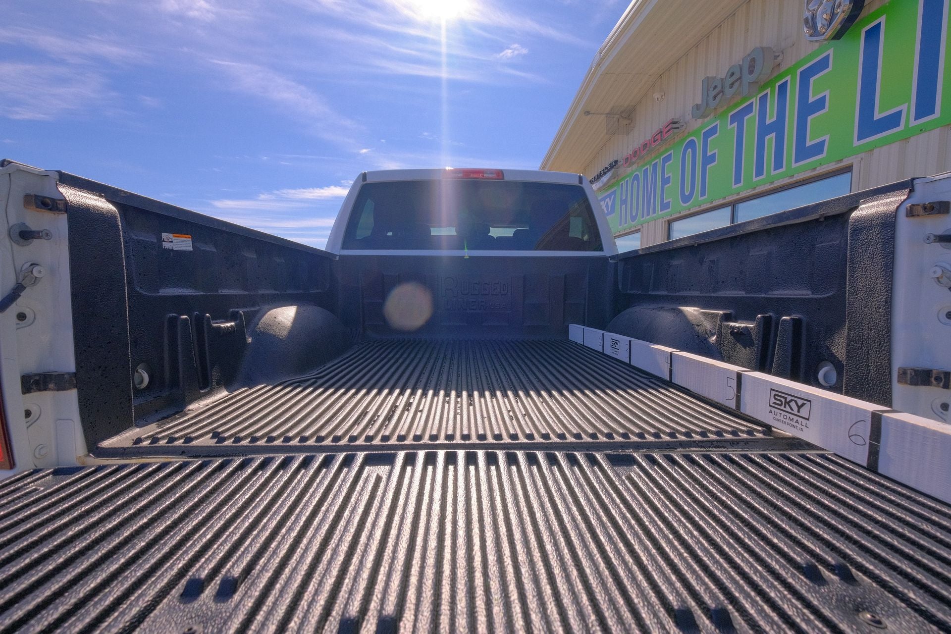 2023 RAM 1500 Classic SLT Crew Cab 4x4 5'7' Box