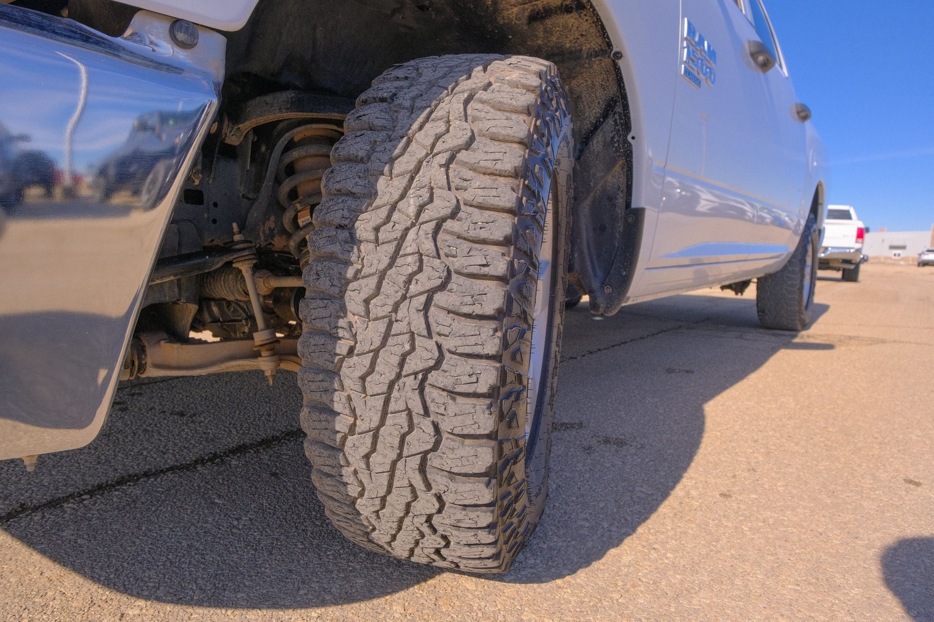 2023 RAM 1500 Classic SLT Crew Cab 4x4 5'7' Box