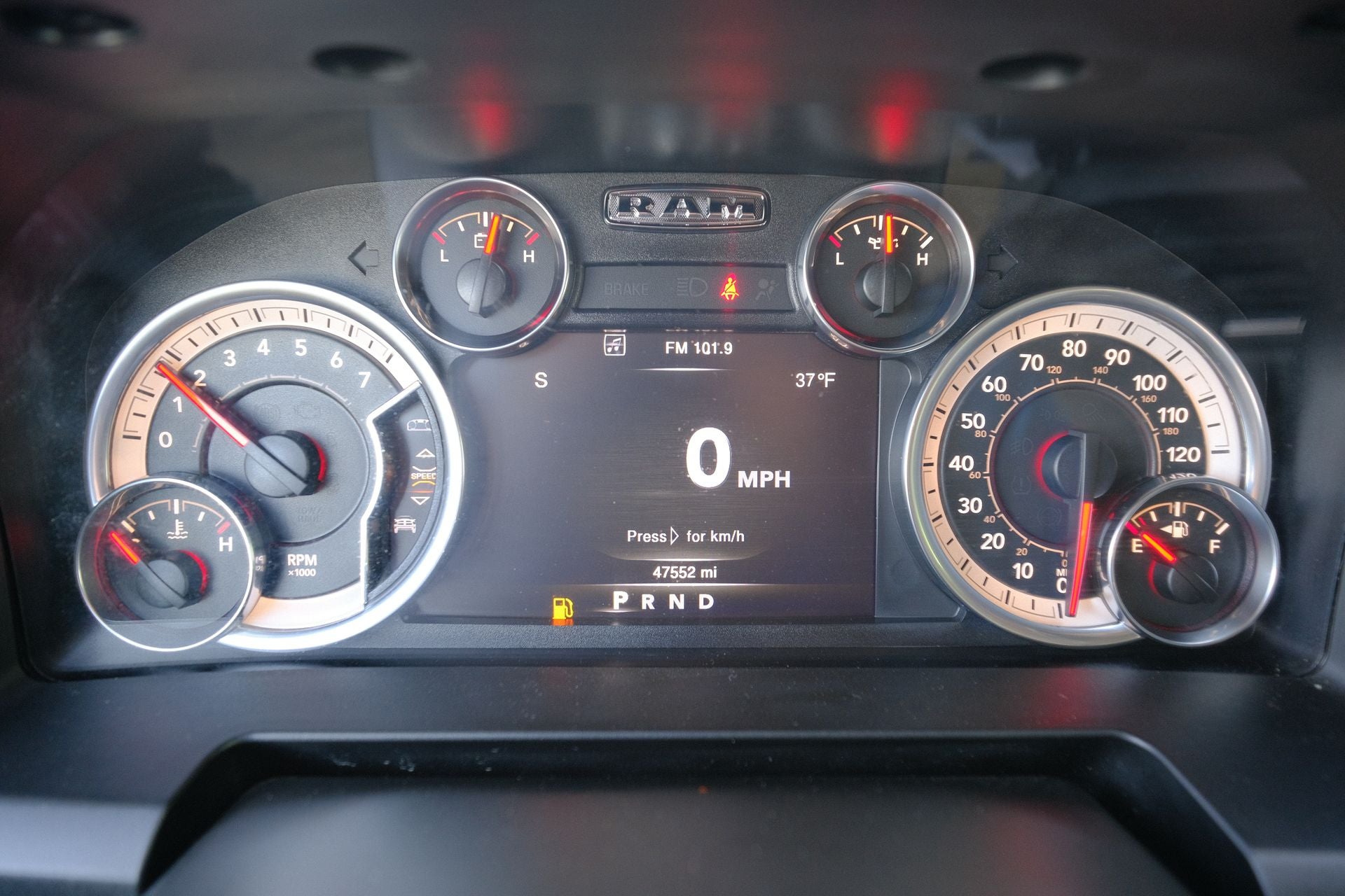 2023 RAM 1500 Classic SLT Crew Cab 4x4 5'7' Box