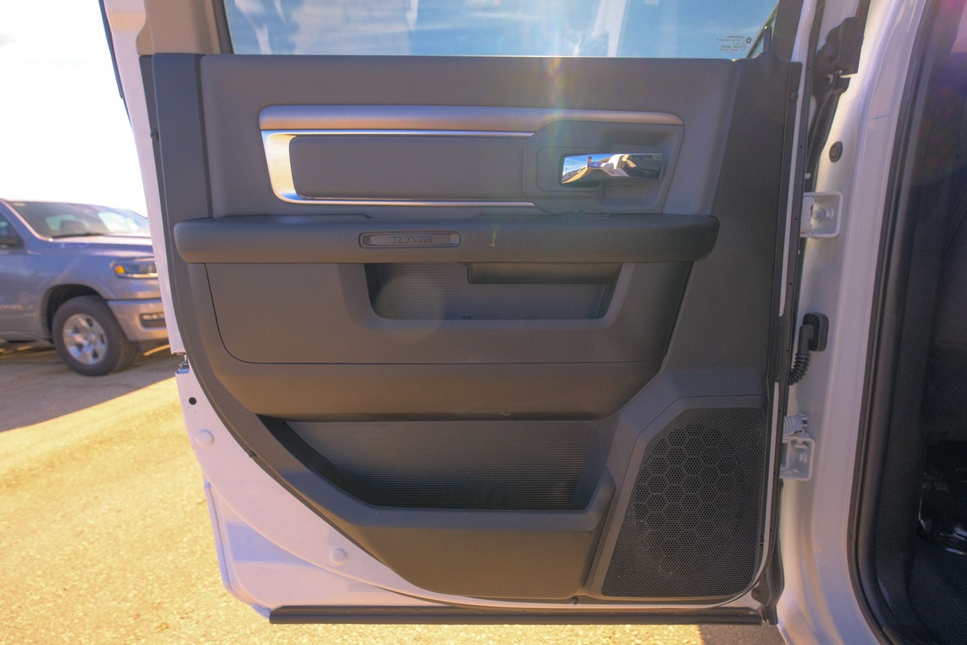 2023 RAM 1500 Classic SLT Crew Cab 4x4 5'7' Box