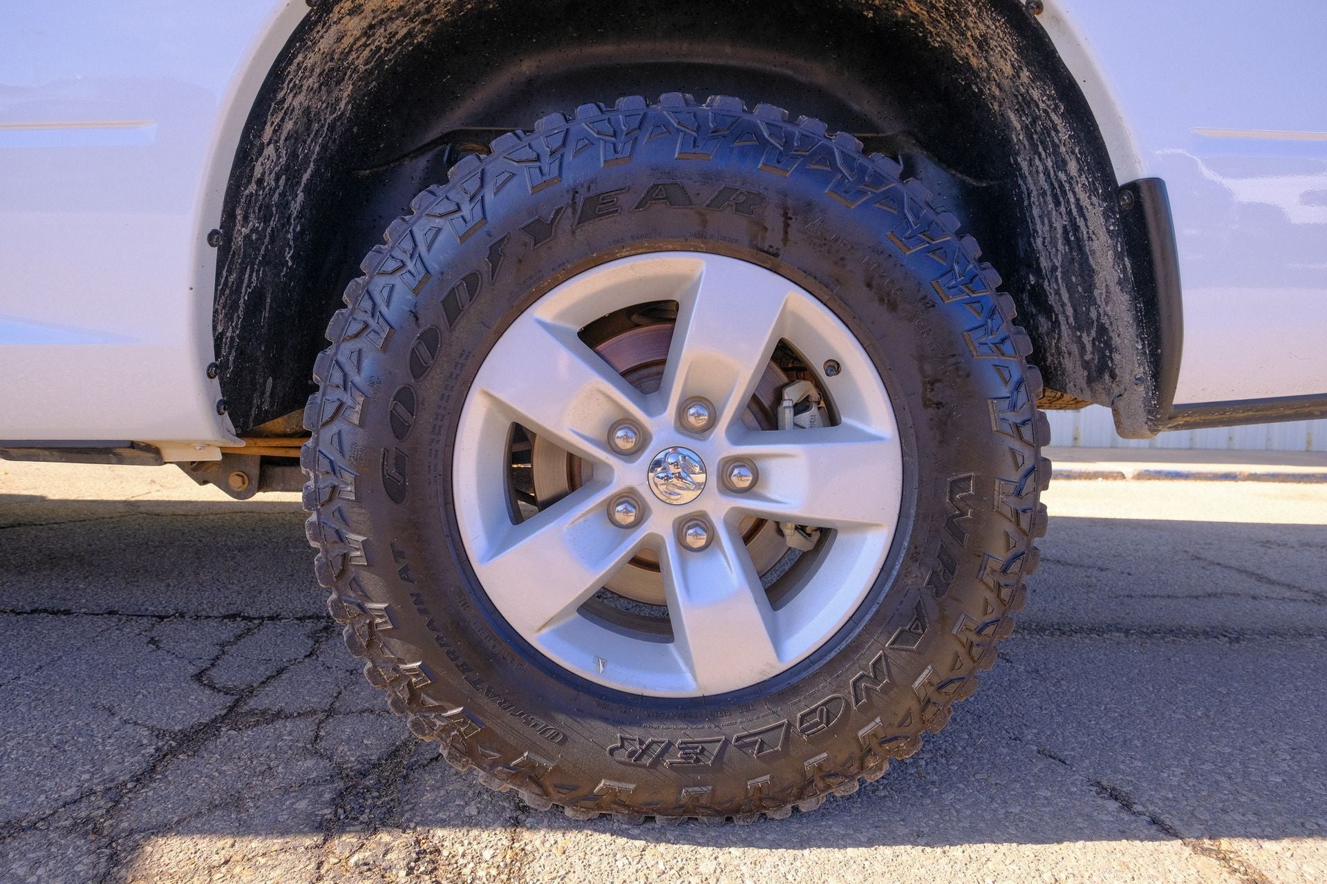 2023 RAM 1500 Classic SLT Crew Cab 4x4 5'7' Box