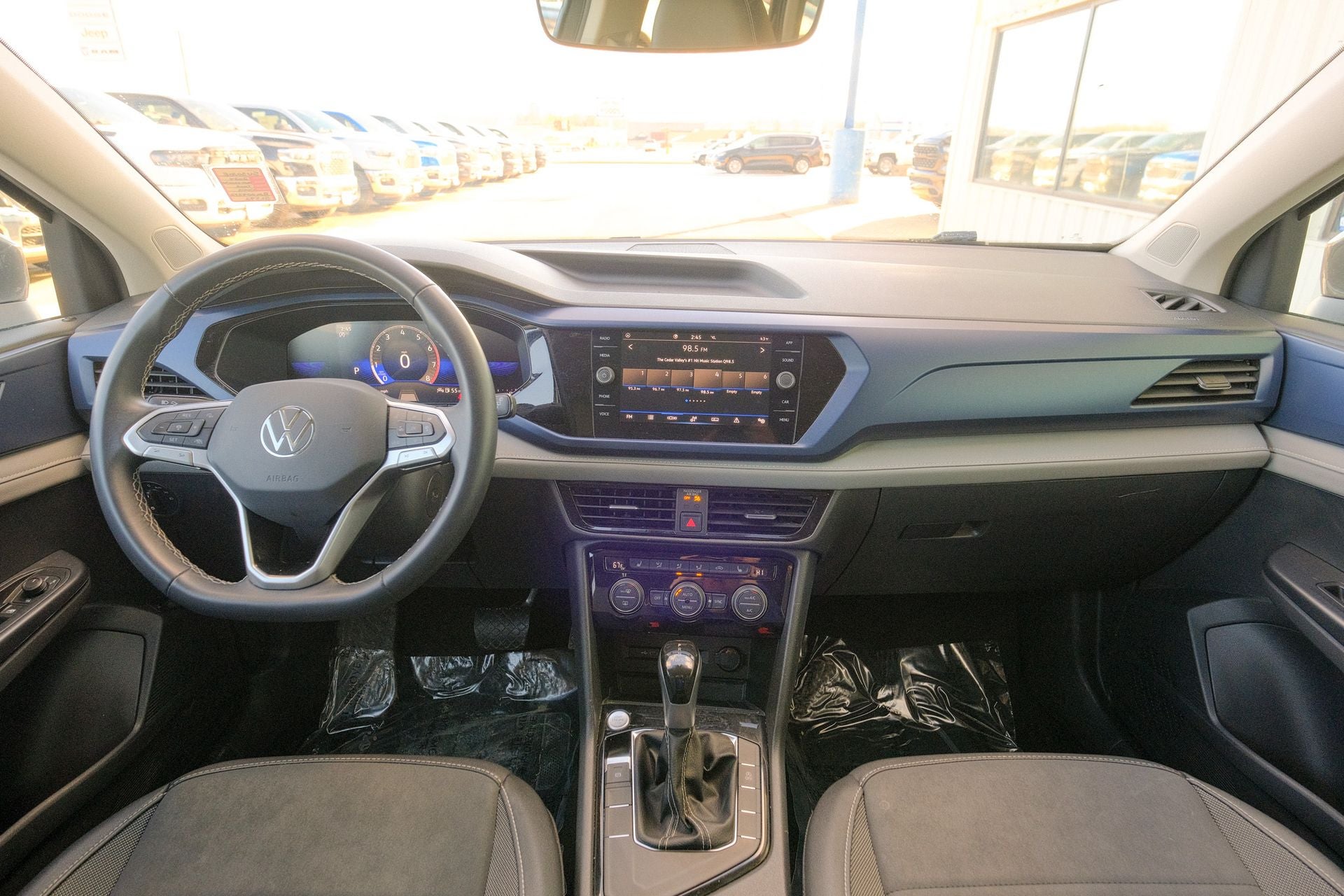 2024 Volkswagen Taos 1.5T SE