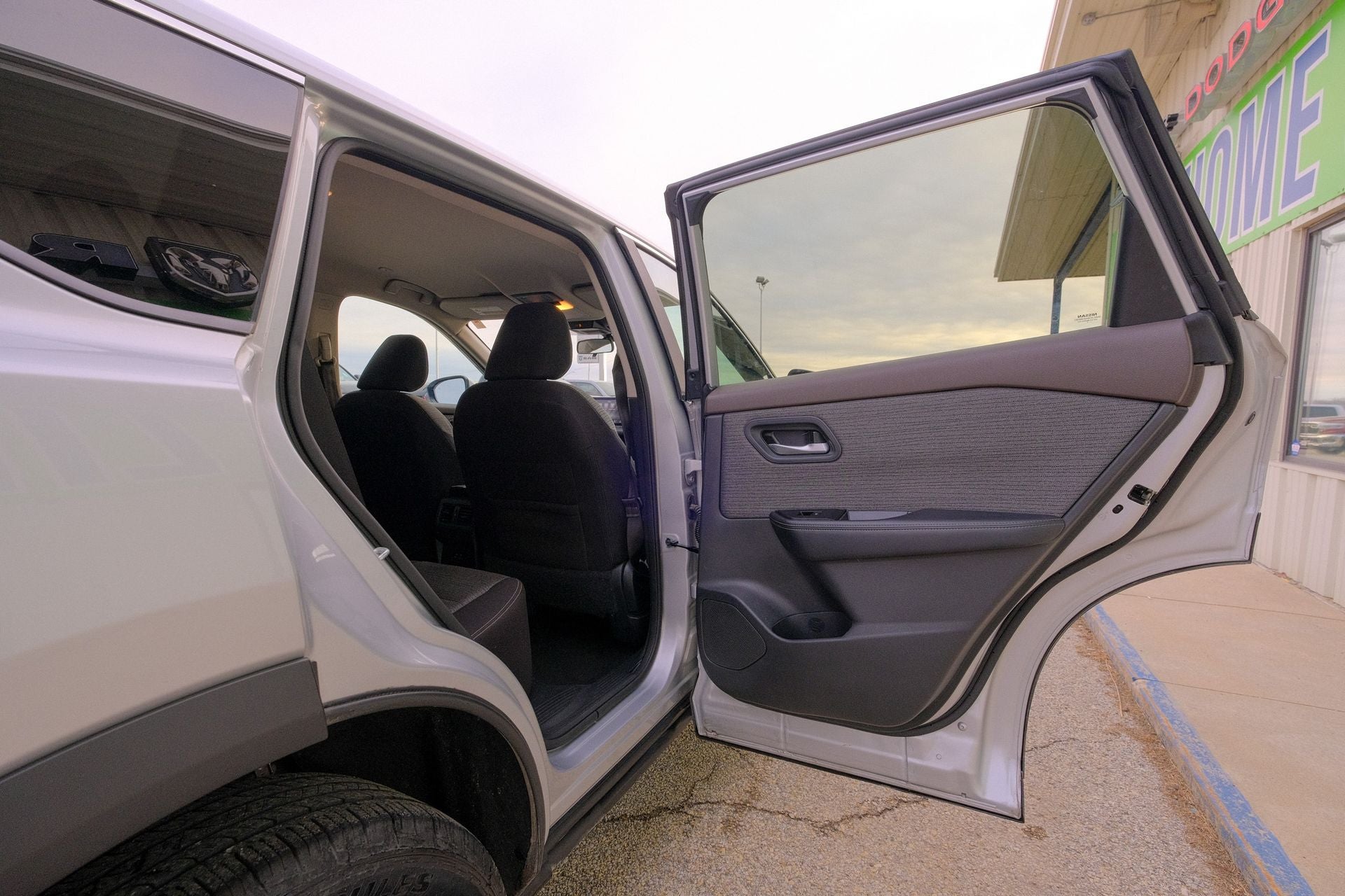 2023 Nissan Rogue SV FWD