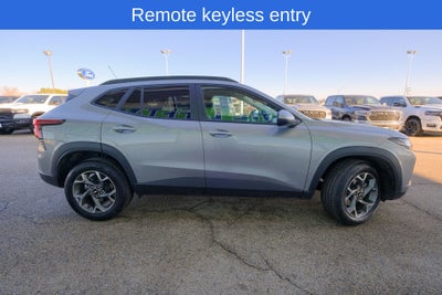 2025 Chevrolet Trax FWD LT