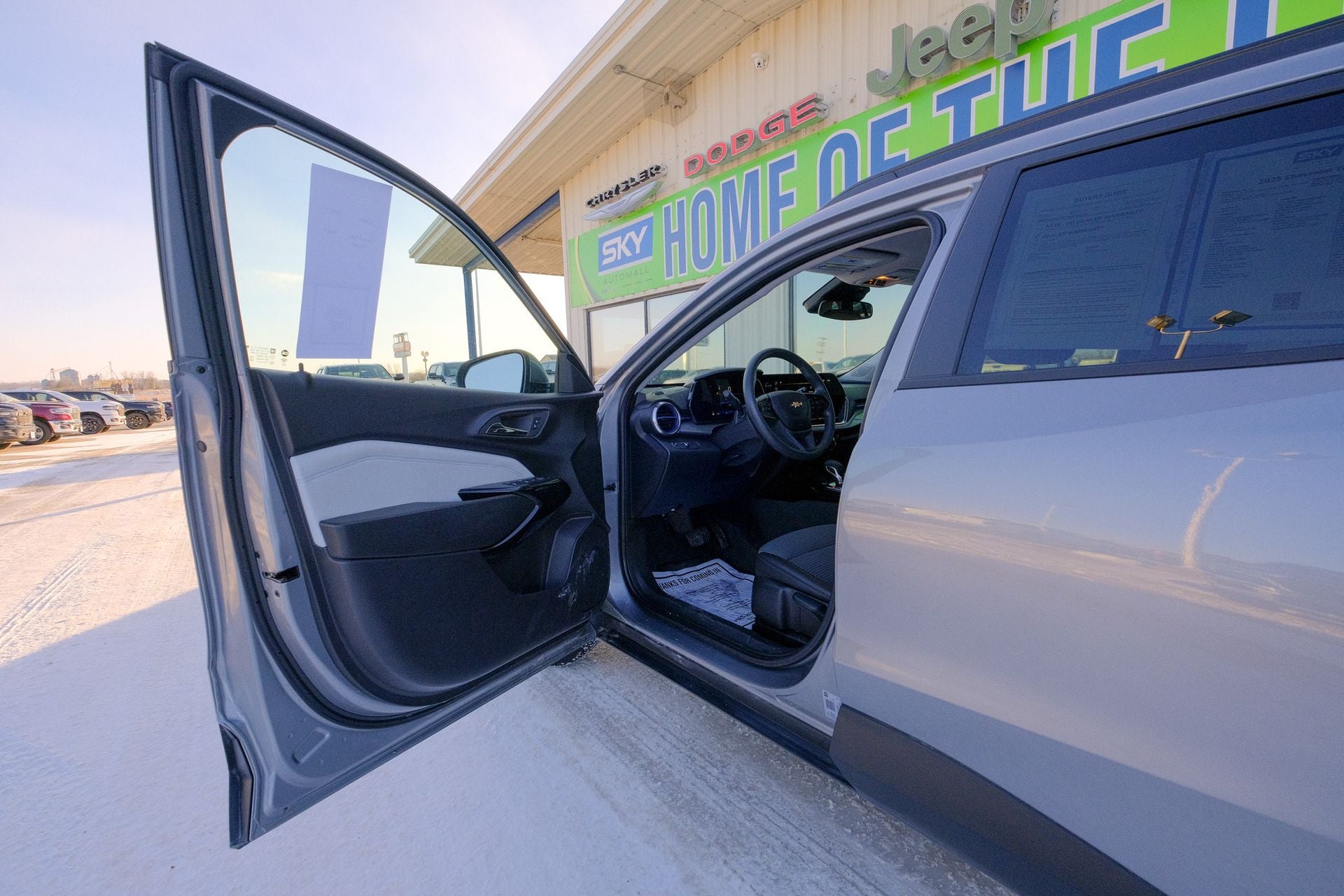 2025 Chevrolet Trax FWD LT