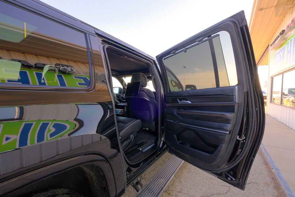 2023 Jeep Grand Wagoneer L Series III