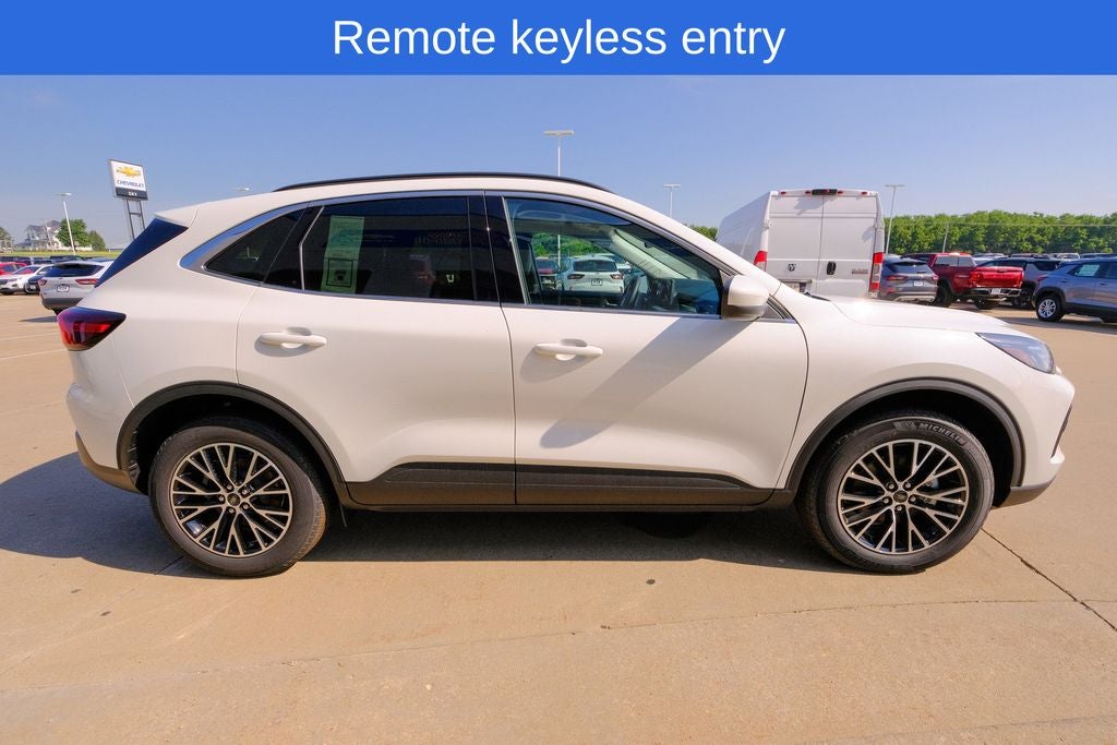 2025 Ford Escape Plug-In Hybrid Base