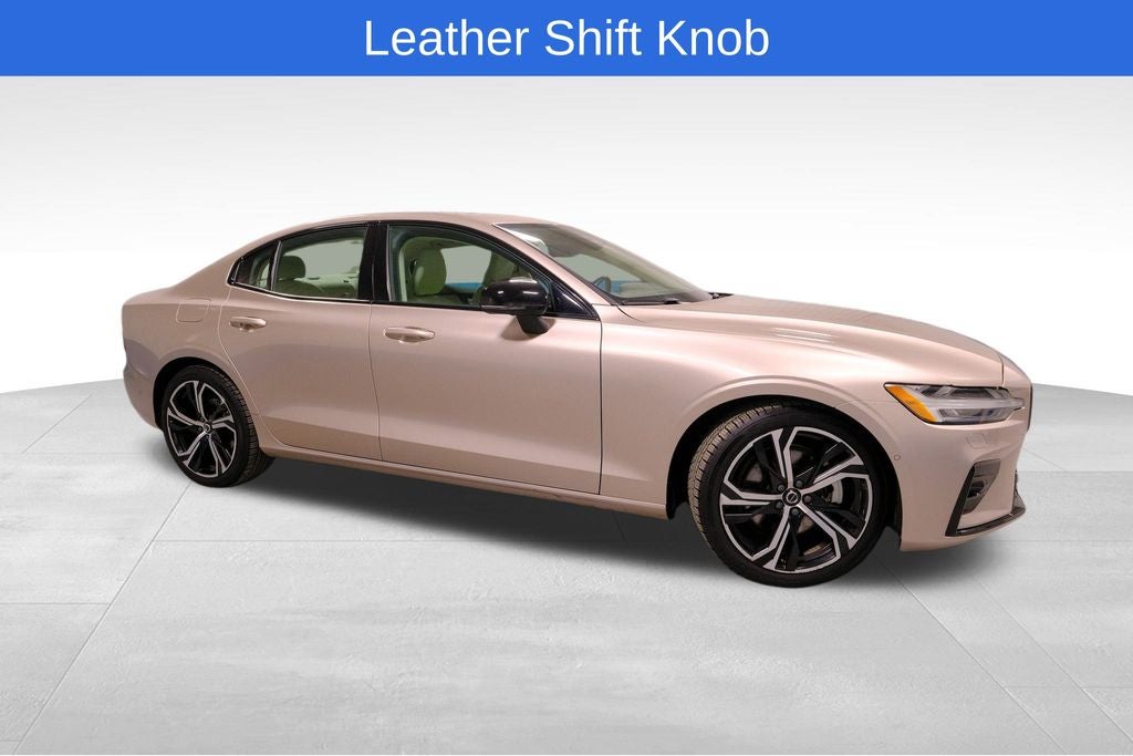 2024 Volvo S60 B5 Plus Dark Theme