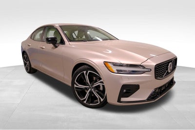 2024 Volvo S60 B5 Plus Dark Theme